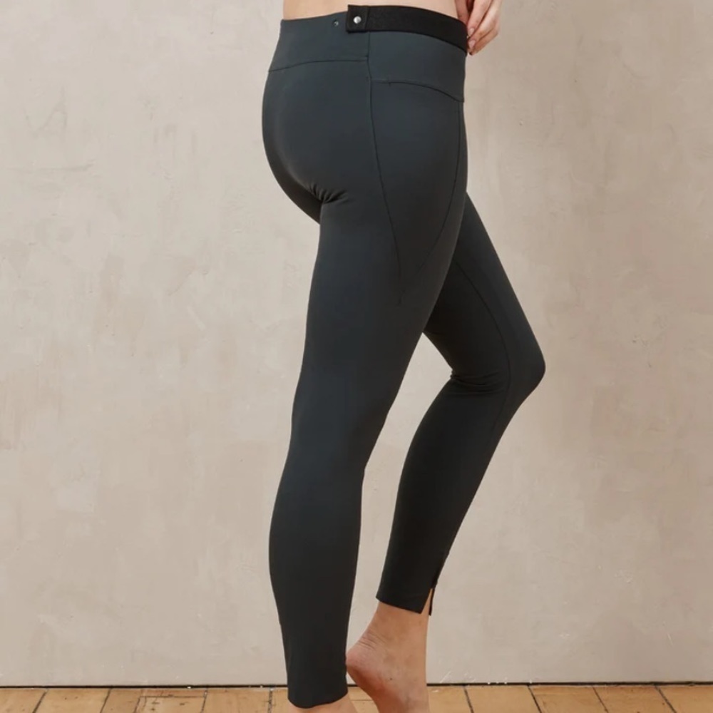 ADAY “crop & roll” black leggings